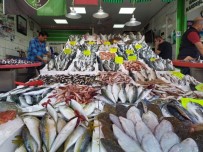 BALIKÇI ESNAFI - Balık Fiyatlarının Düşmesiyle Vatandaşın Talebi Arttı