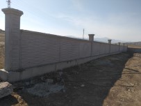 YAZıBAŞı - Develi'de Mezarlık Duvar Yapım Çalışmaları Devam Ediyor