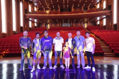 'Güldür Güldür Show' Ekibinden Şahinbey Kongre Ve Sanat Merkezine Tam Not