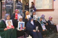OTURMA EYLEMİ - HDP Önündeki Ailelerin Evlat Nöbeti 49'Uncu Gününde