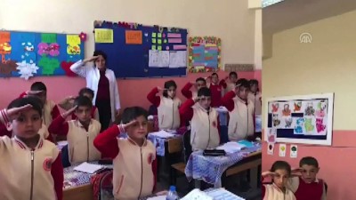 Öğretmen Ve Öğrencilerden Mehmetçiğe Asker Selamlı Video
