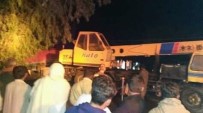 PENCAP - Pakistan'da Ambulansla Treyler Çarpıştı Açıklaması 9 Ölü