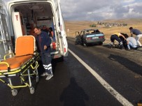 Servis Minibüsü İle Otomobil Çarpıştı Açıklaması 4 Yaralı Haberi