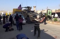 SAVUNMA BAKANI - Teröristler Kamışlı'dan Çekilen ABD Askeri Konvoyunu Taşladı
