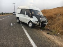 Yavuzeli'nde Trafik Kazası Açıklaması 2 Yaralı Haberi