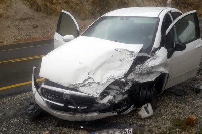 Zigana Dağında Trafik Kazası Açıklaması 3 Yaralı