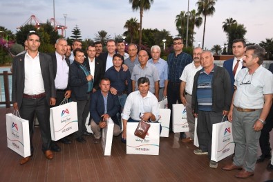 Başkan Seçer, Mersin'deki Muhtarlarla Bir Araya Geldi