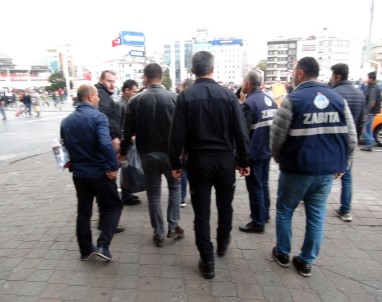 Beyoğlu Zabıtası Taksim'de Dilencilere Ve Seyyar Satıcılara Göz Açtırmıyor