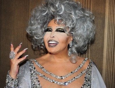 Bülent Ersoy para dağıttı!