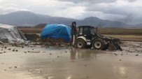 Erzincan'da Yağmur Yağışı Dereleri Taşırdı Haberi