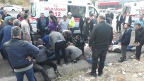 İŞÇİ SERVİSİ - Kayseri'de İşçi Servisi Takla Attı, Çok Sayıda Yaralı Var