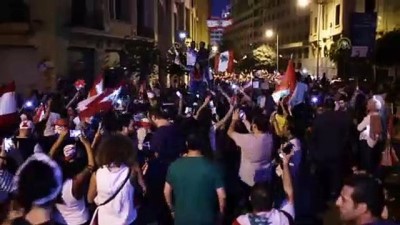 Lübnan'da Hükümetin Son Kararlarına Rağmen Gösteriler Sürüyor