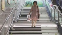 GUANGZHOU - Metro Basamağından Yükselen Melodi Sesleri