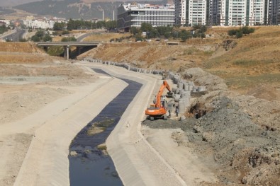 Millet Bahçesinde Çalışmalar Devam Ediyor