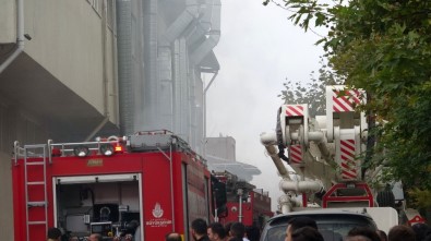Sancaktepe'de Mobilya Atölyesinde Korkutan Yangın