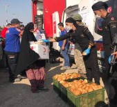 MEHMETÇIK - TSK, Tel Abyad'da Yardım Dağıtma Faaliyetlerini Sürdürüyor