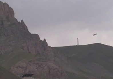 Van'da Teröristlere Ait Çok Sayıda Silah Ve Mühimmat Ele Geçirildi