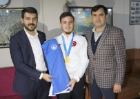 GÖRME ENGELLİLER - Engelli Sporculara Malzeme Yardımı