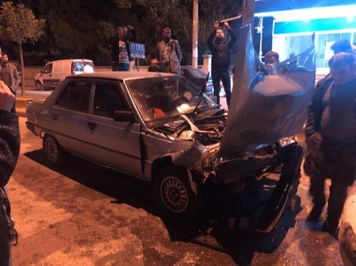 Kaynarca'da Trafik Kazası Açıklaması 2 Yaralı