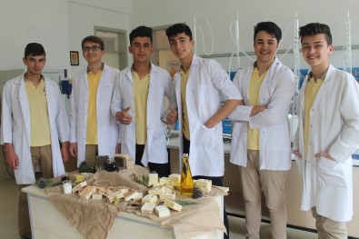 Lise Öğrencilerinden Sağlık İçin Doğal Sabun Üretimi
