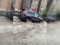 KAHIRE - Şiddetli Yağışlar Nedeniyle Havalimanını Su Bastı