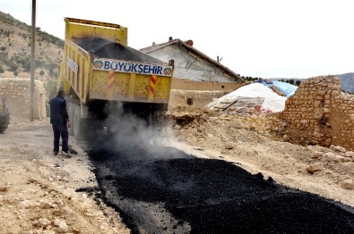 Yazıhan'da Asfalt Sevinci