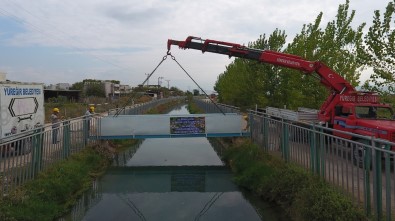 Yüreğir Belediyesi'nden Akarcalı'ya Yaya Köprüsü