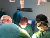 BALıKESIR ÜNIVERSITESI - Balıkesir Tiroid Okulu'nda Ameliyat Canlı Yayınlanacak