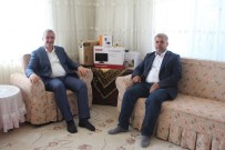 İBRAHİM YUSUF TURANLI - Başkan Turanlı, Muhtarlara Bilgisayar Hediye Etti
