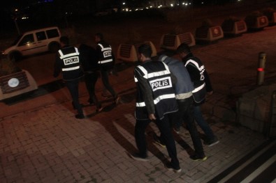 Elazığ'da 5 Ayrı Hırsızlığa Karışan 3 Şüpheli Tutuklandı