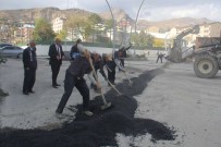 ŞEBEKE HATTI - Hakkari Belediyesi Kazılan Yolları Onardı