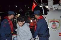 İzmir'de 10 Kaçak Göçmen Yakalandı Haberi