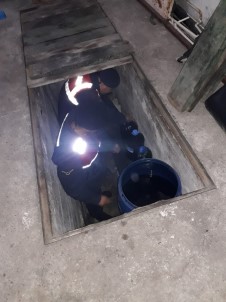 Jandarma Ekipleri Kaçak Şarabı Garaj Zulasında Buldu