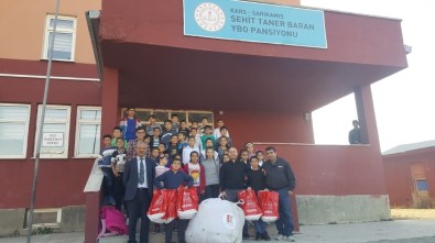 Kars'ta Öğrencilere Kışlık Giysi Yardımı