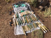 KALAŞNIKOF - Kıran Operasyonunda Terör Örgütüne Ait Sığınak Bulundu