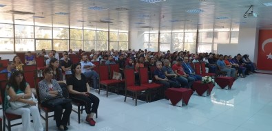 Öğretmen Ve Ailelere Bağımlılık Eğitim Semineri Verildi