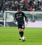OĞUZHAN ÖZYAKUP - Oğuzhan Özyakup'a Tribünlerden Tepki