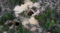 KUYULAR - (Özel) Definecilerin Delik Deşik Ettiği Ormanlık Alandaki Dev Kuyular Havadan Görüntülendi