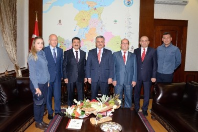 PTT Çalışanları Vali Yazıcı'yı Ziyaret Etti