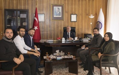 Rektör Çomaklı, Türkiye Gençlik Vakfı Yöneticileri İle Bir Araya Geldi