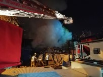 Sancaktepe'de Bir Hurdalıkta Korkutan Yangın