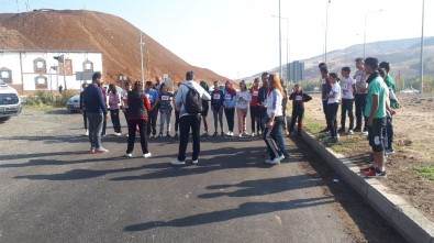 Tuzluca'da Okullar Arası Koşu Düzenlendi