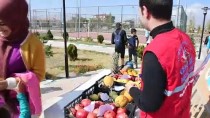 GENÇLİK MERKEZİ - Ağrılı Gençler Sattıkları Ürünleri Mehmetçiğe Gönderecek