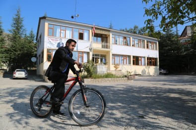 Başkan, Makam Aracı Yerine Bisiklet Kullanıyor