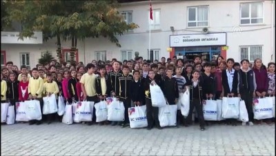 Belediye Başkanından İlçedeki Tüm Öğrencilere Kışlık Kıyafet