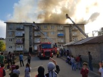 YANGINA MÜDAHALE - Bingöl Genç'te Çatı Yangını Korkuttu