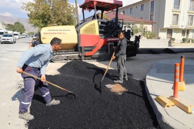 Erzincan Belediyesi Yol Genişletme Çalışmalarını Sürdürüyor