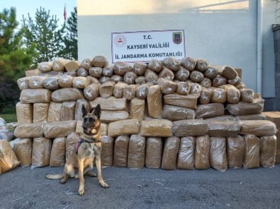 Kargo Aracında 6 Ton 280 Kilogram Tütün Ele Geçirildi