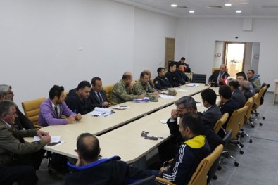 Kars'ta Barınma Hizmet Grubu Değerlendirme Toplantısı Yapıldı