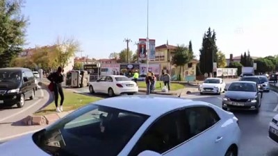 Kazada Yan Yatan Aracın Sürücüsü Yaralandı